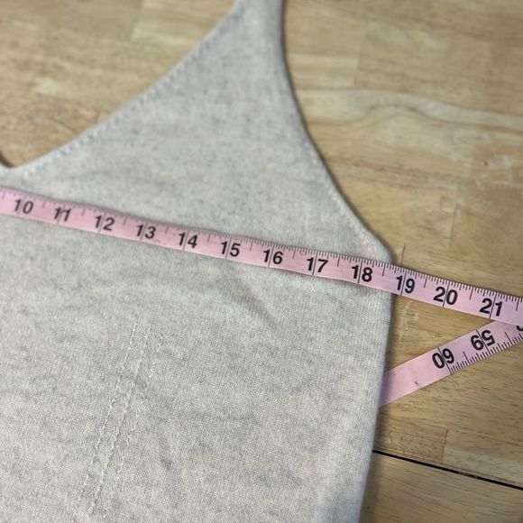Club Monaco Signature Soft Cashmere Oatmeal Knit Sweater V-Neck Tank Top Sz CL - Picture 11 of 11